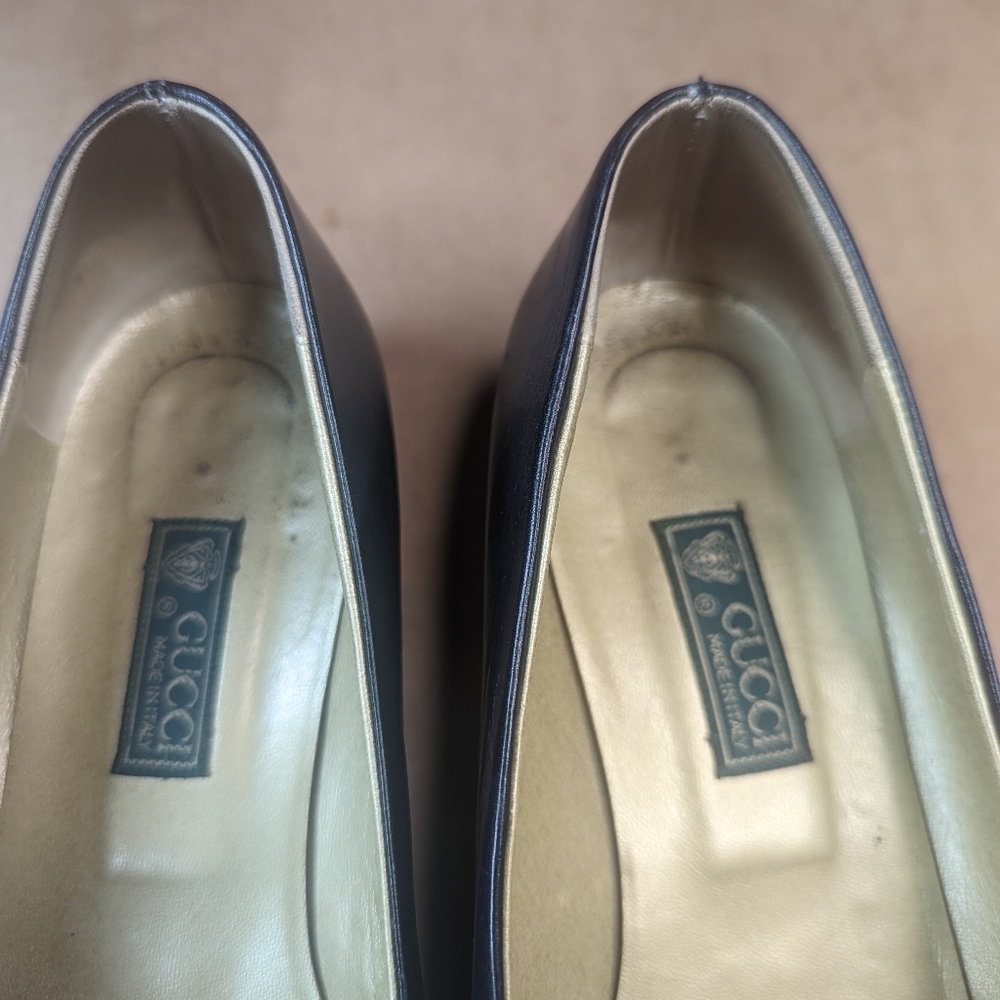 Gucci women's sz 7B black leather classic 1" heel loafer flats.Gucci Gold inter - Picture 10 of 13